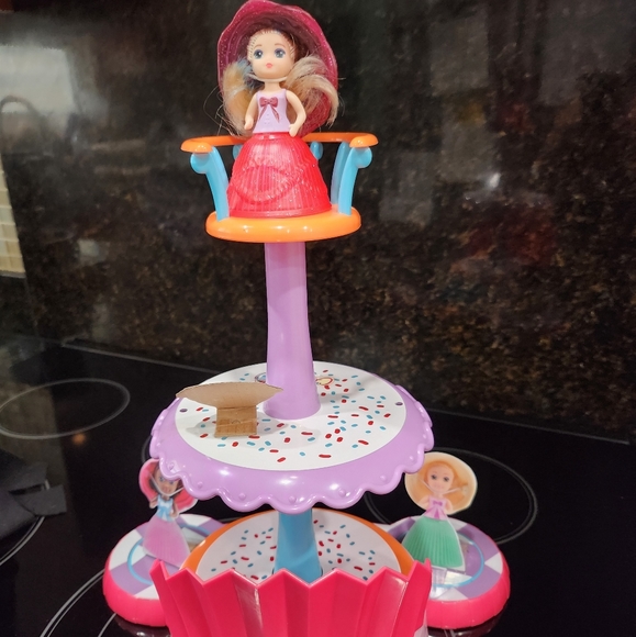 Cupcake Surprise Doll Tower Birthday Stand Grand Cupcake Ball - Picture 11 of 12